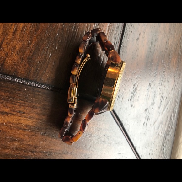 Tortoise Michael Kors 5038 Chronograph Watch - Picture 6 of 8